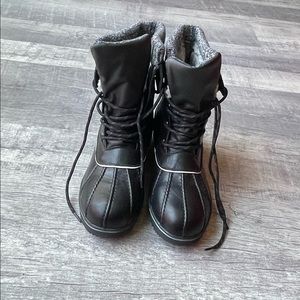 Womens snow boots black size 11